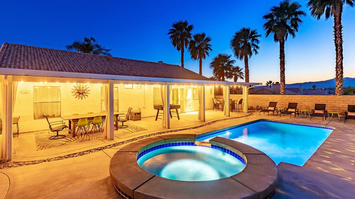 Rancho Del Oro House | Fall Special! The House of 8 Palms: Views, Pool, King Bed, Games & Much More!