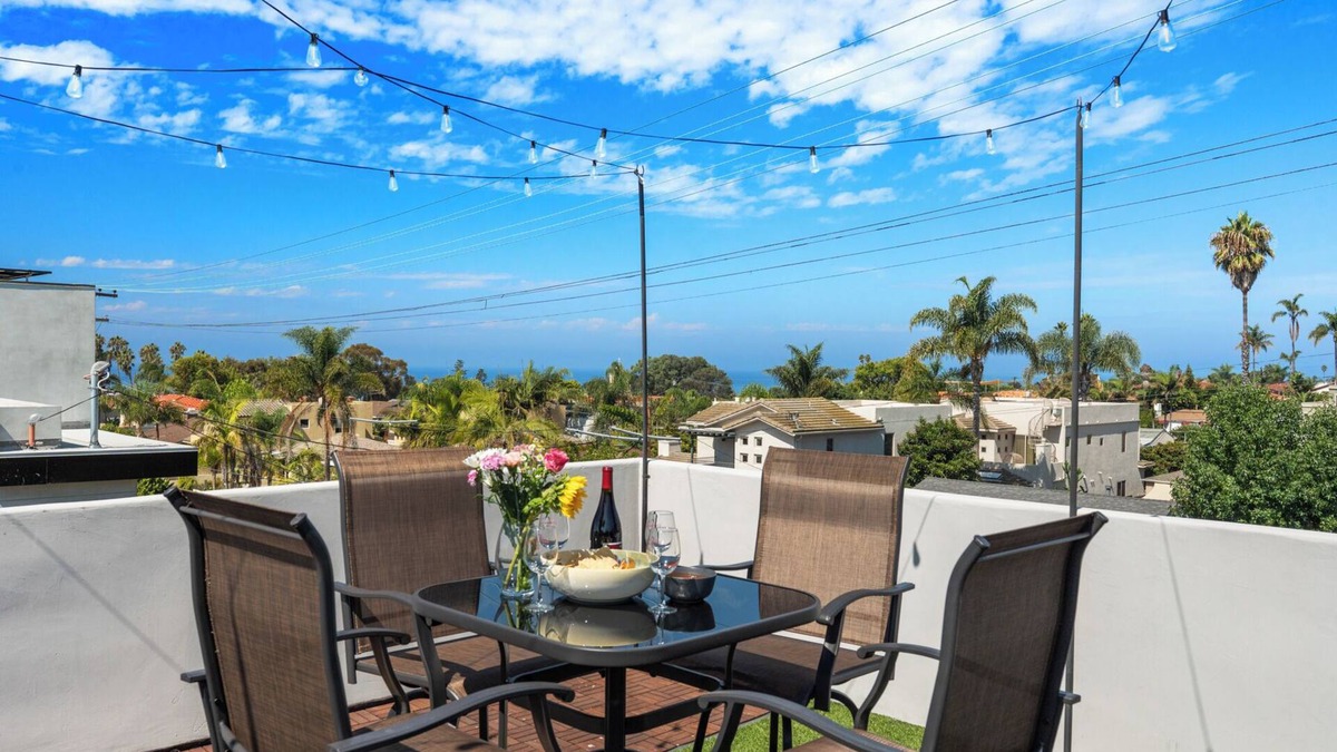 Beach Barber Tract House | Fall Specials/Hot Tub/A/C/6 Bedrooms/Great Family Home/Rooftop Deck