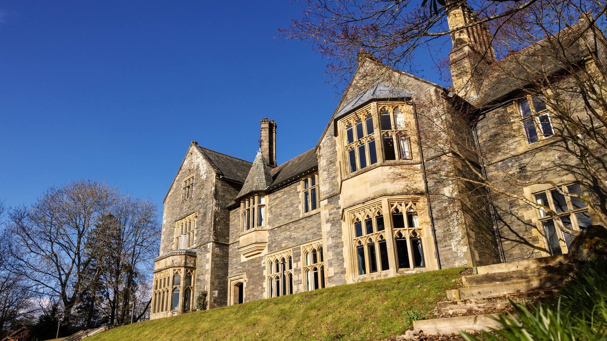 Bowness-on-Windermere House | Fallbarrow Hall - Large House with garden, ideal for families