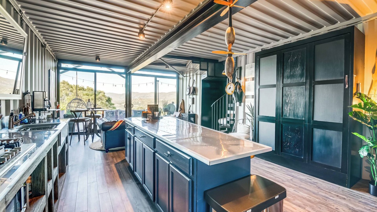 Fallbrook Cottage | Fallbrook Airplane Home w/Fire Pit & Mtn Views!