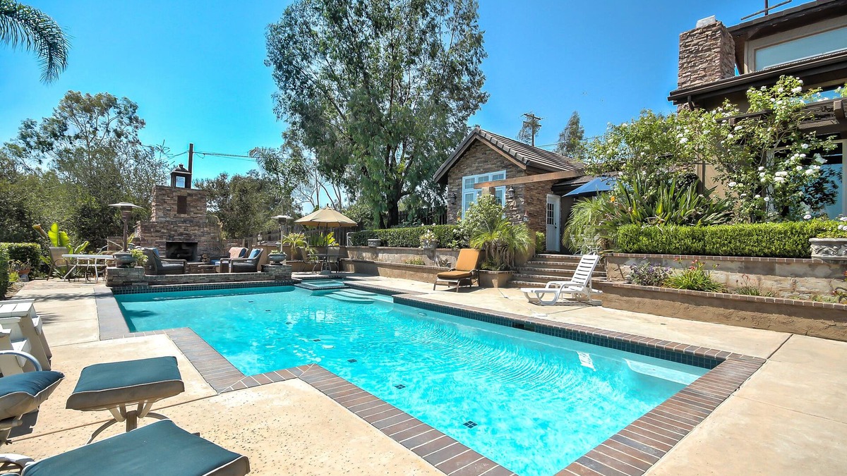 Fallbrook House | Fallbrook Tuscan villa oasis!