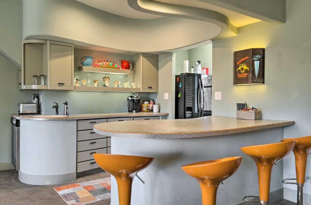 Bella Vista House | Falling Water Chalet Upper Unit Near Bike Trails!