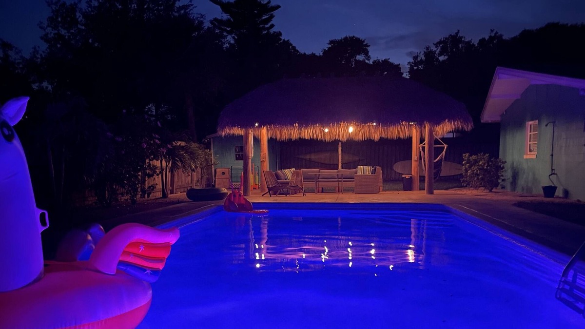 Cocoa Isles House | FallSale~LargePool~Walk2Beach~FirePit~MiniGolf~2Kings~BeachGear~TikiHut~Bikes~