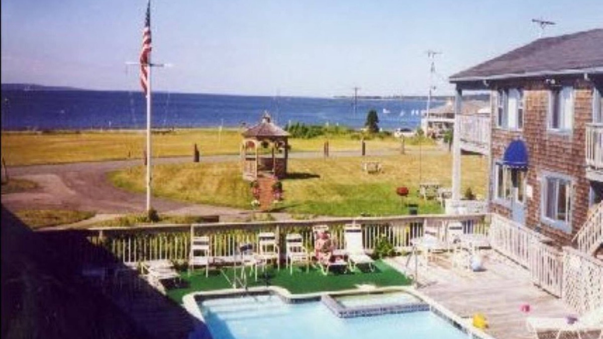 Falmouth Heights Condo | Falmouth Heights/Cape Cod Beach Resort w private resort beach