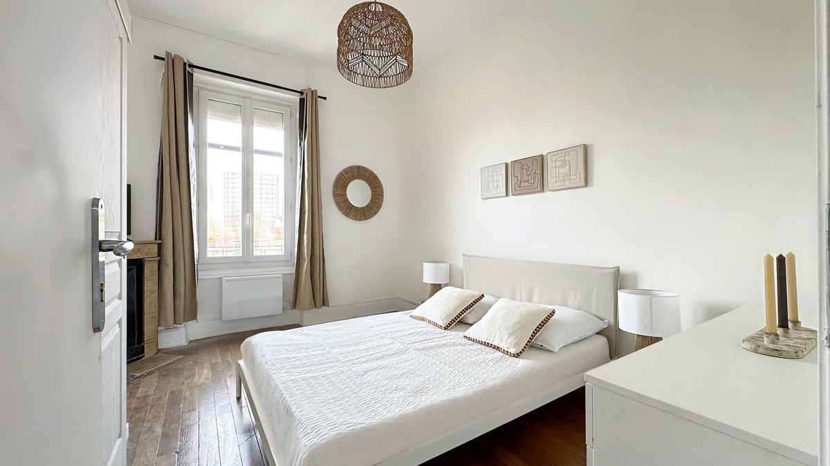 Leon Blum - Bon Coin Apartment | Falso Suite