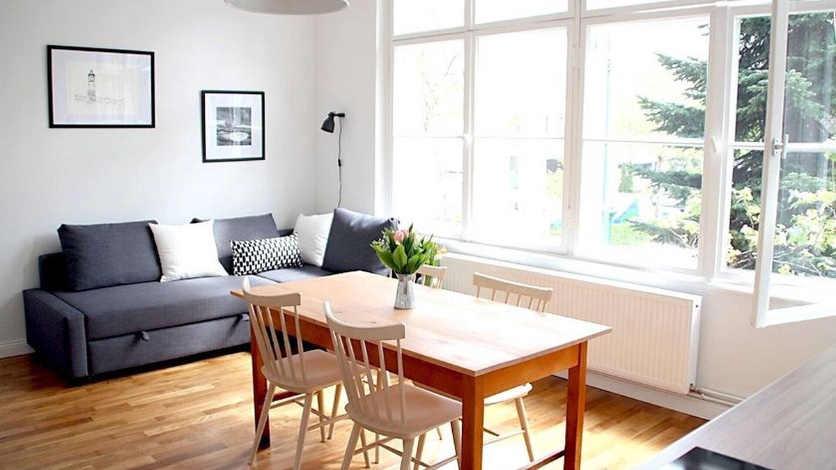Tempelhof Apartment | Family-friendly 2-room apartment with bath, living room and open kitchen