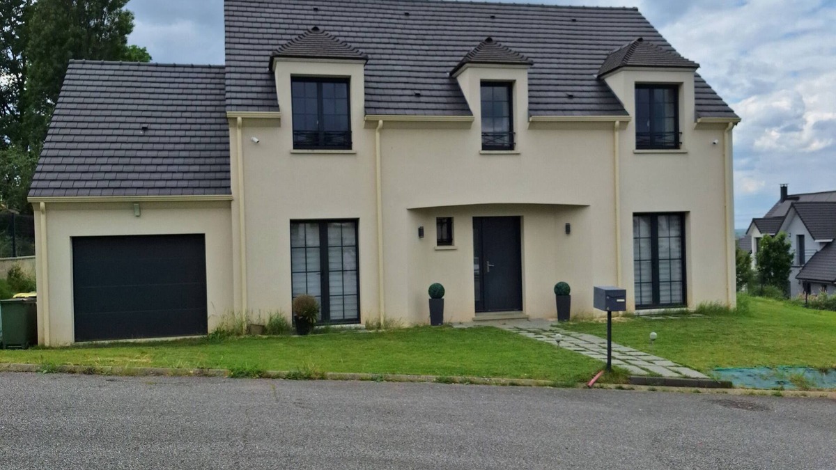 Saint-Germain-de-la-Grange House | Family home. Close to golf courses, 20 minutes from Versailles.