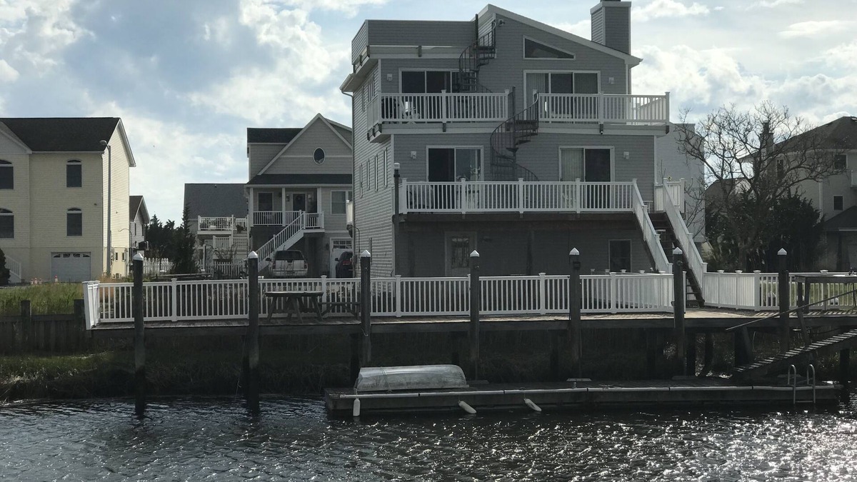 Osborn Island House | Family vacation heaven at quiet waterfront paradise at Osborn island