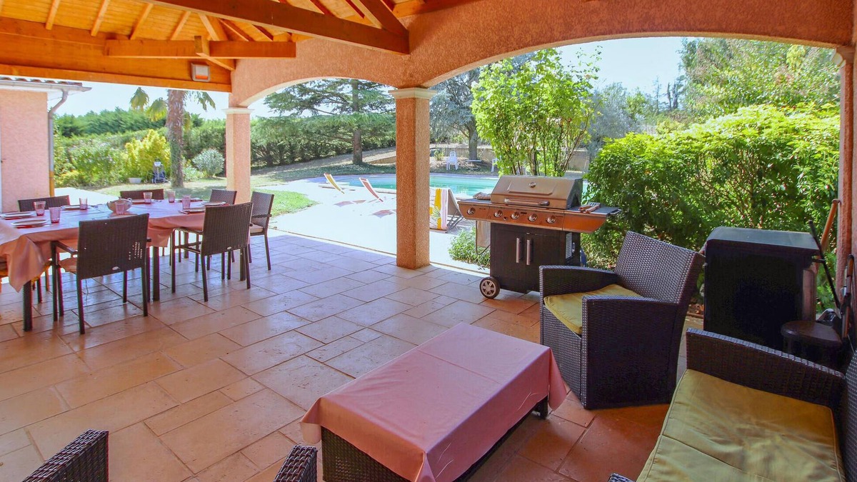 Cheyssieu House | Familiar and spacious with swimming pool near Vienne.
