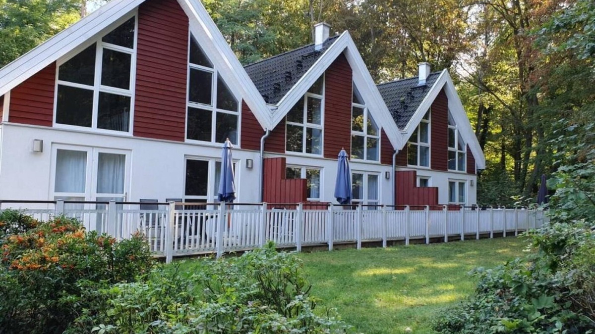 Bad Saarow House | Familienhaus am Wald im Schlosspark Bad Saarow, 264m², 12+4 Pers, Sauna, Kamin