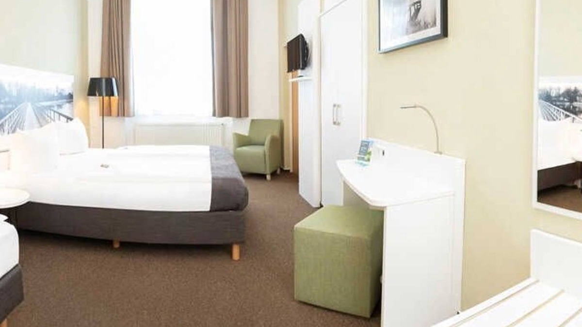 Guestrow House | Familienzimmer 3 Personen - Hotel am Schlosspark +