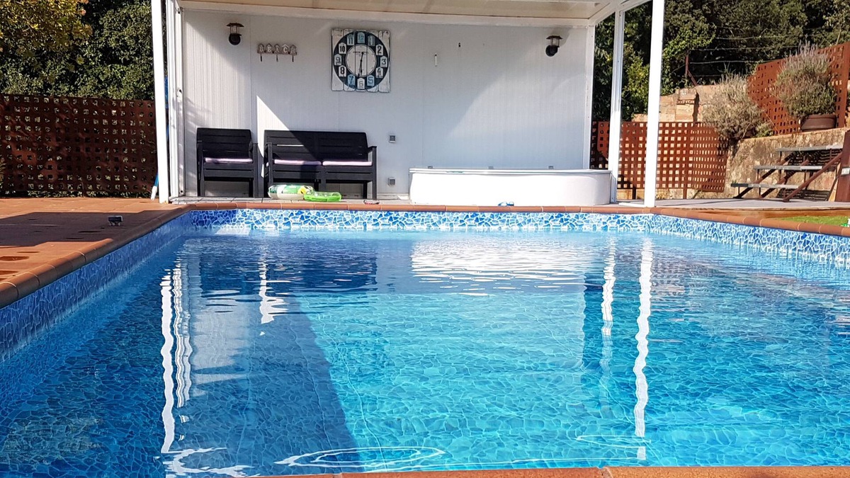 Ordis Cottage | Families: 5 rooms + bath, private heated pool, jacuzzi, games area