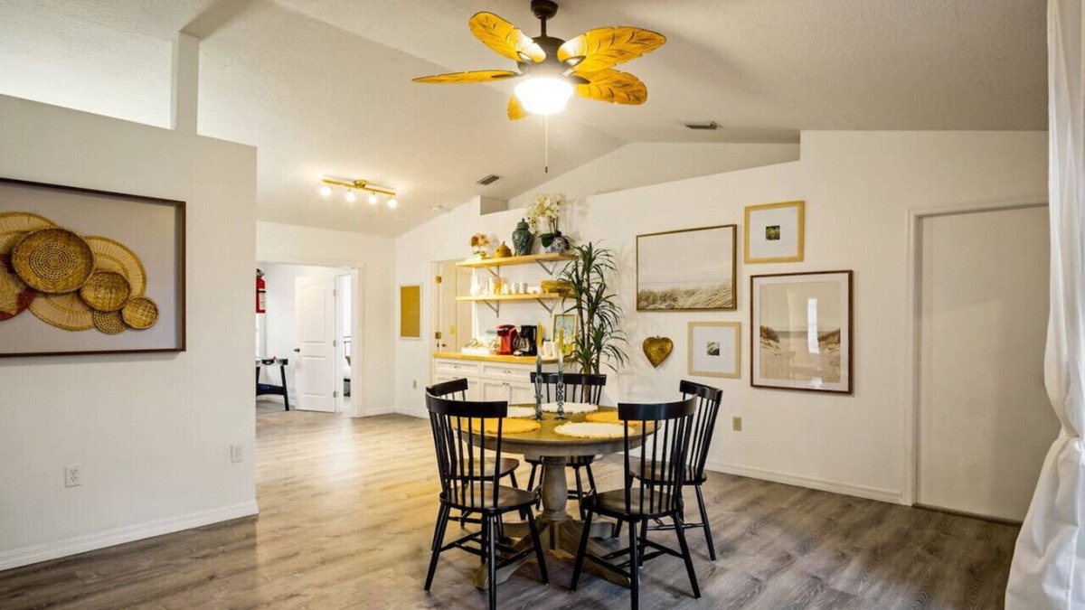 Palm Bay House | Families and large groups, with TVs in every room