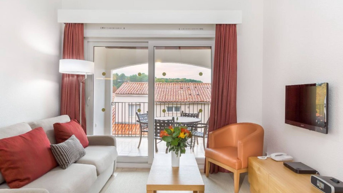 Mougins Condo | Family 2-Bed Apartment | Mougins Resort | Sleeps 6