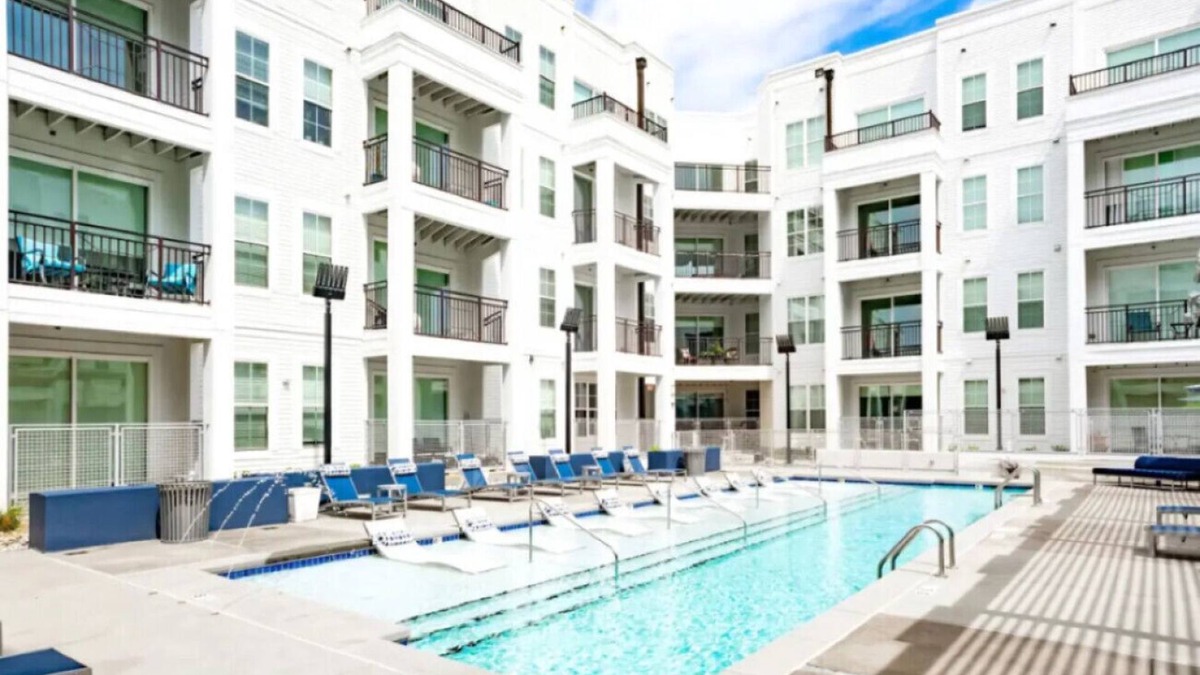 Forest Park Apartment | Family 3BR Retreat | Pool Table + Dining Space