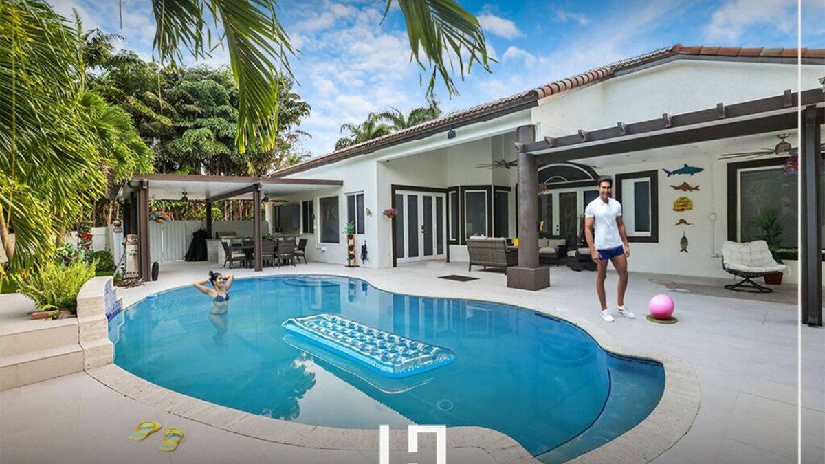 Palmetto Bay House | Family 4BR Escape Pool Arcade Sleeps 12