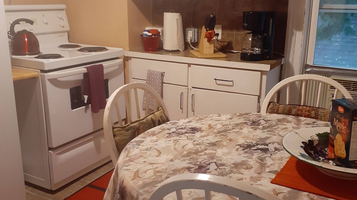 Brampton Apartment | Family Accommodations in Downtown Brampton.