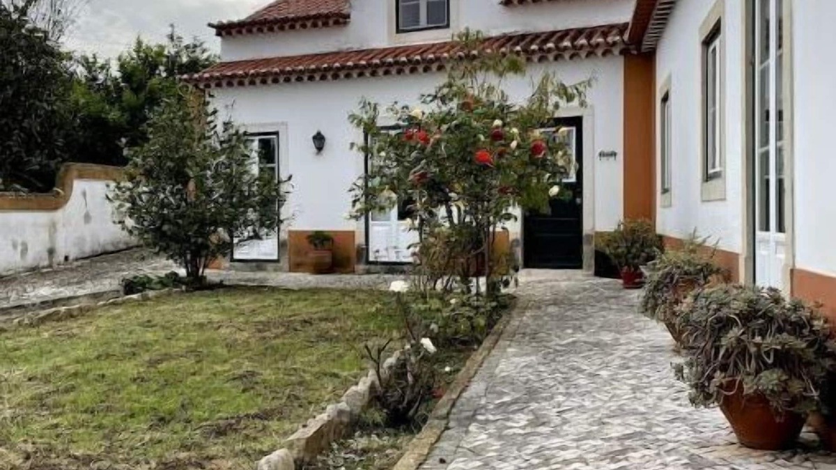 Tomar House | Family and Pet Friendly Home w Pool, Hottub, Outdoor Kitchen/Shower, BBQ, & More