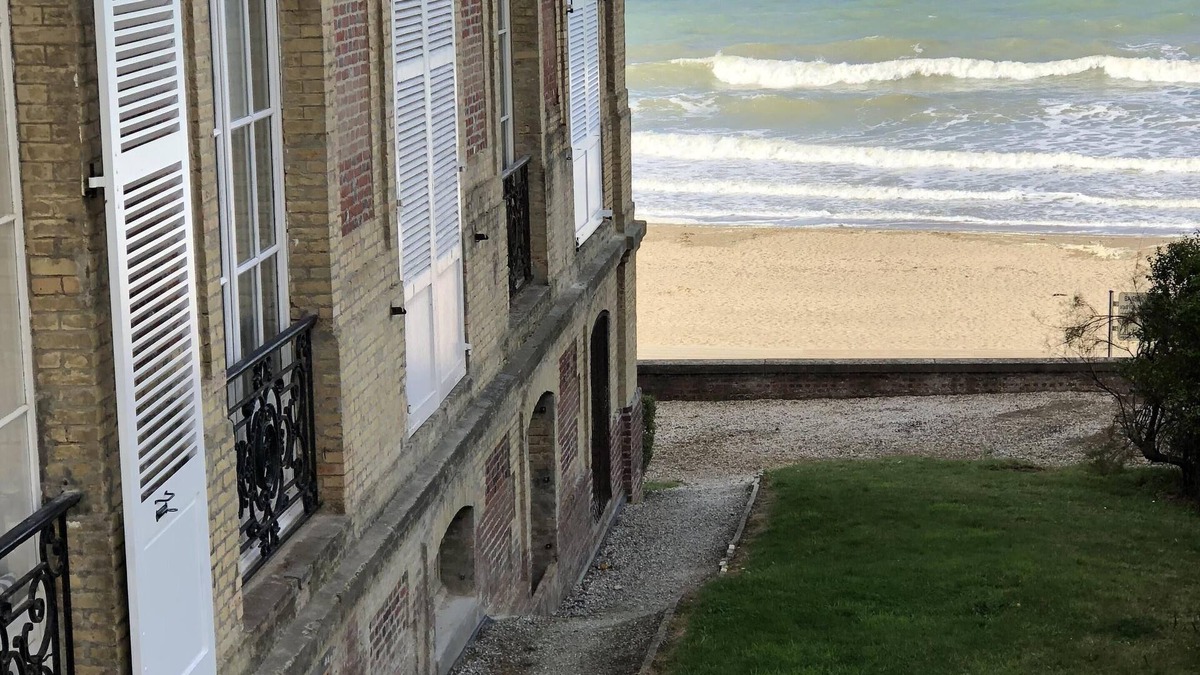 Trouville-sur-Mer Apartment | Family apartment by the beach