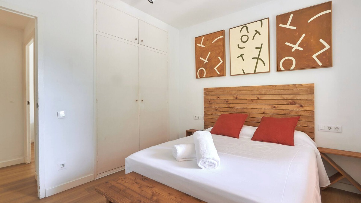 La Maternitat i Sant Ramon House | Family Apartment Camp Nou by Maison Piñata