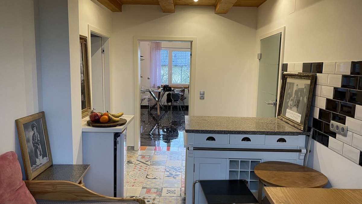 Ahrensfelde Apartment | Family apartment w. Double bed room & 1 extra bed 16 km v. Alexanderplatz Berlin