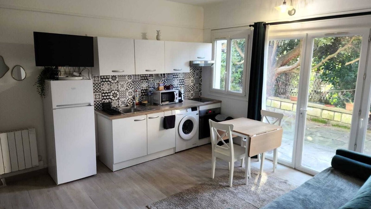 Noisy-le-Sec Apartment | Family apartment with private garden and terrace 10 minutes from the metro and RER station.