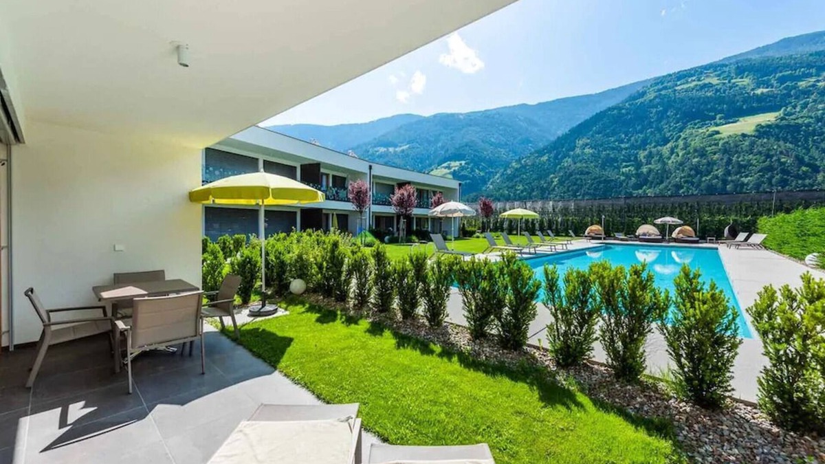 Plaus House | Family apartment with pool view