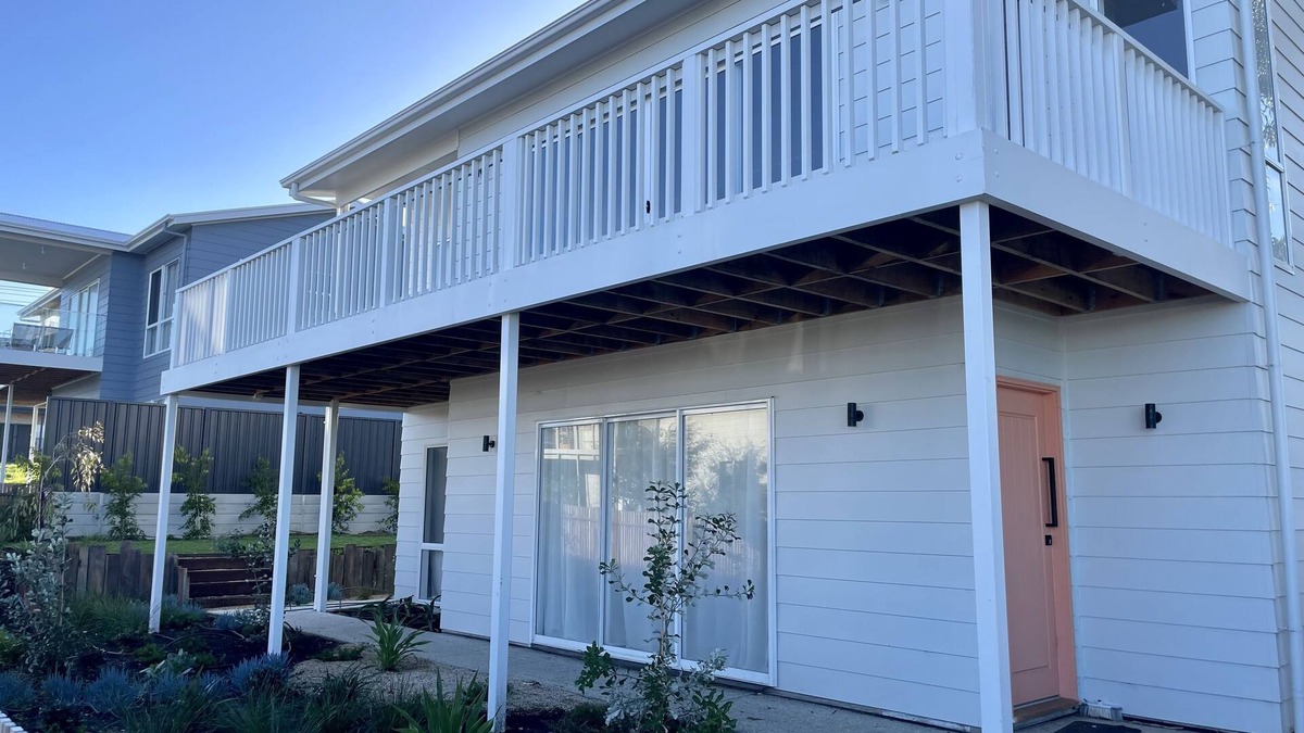 Hayborough House | Family beach house w/ocean view 3 min walk to beach