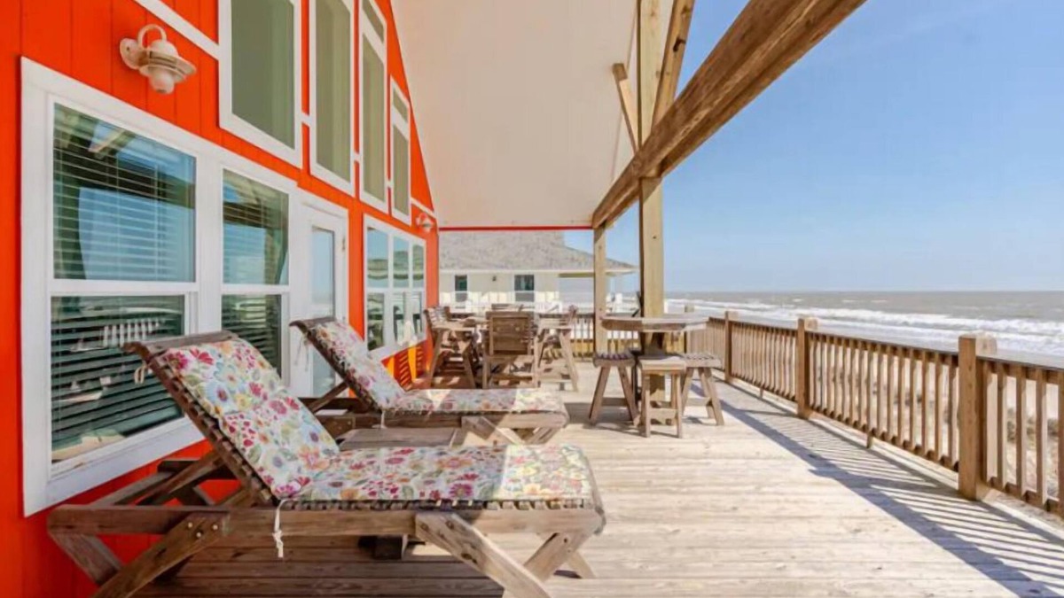 Gilchrist House | FAMILY BEACH FRONT-House with loft