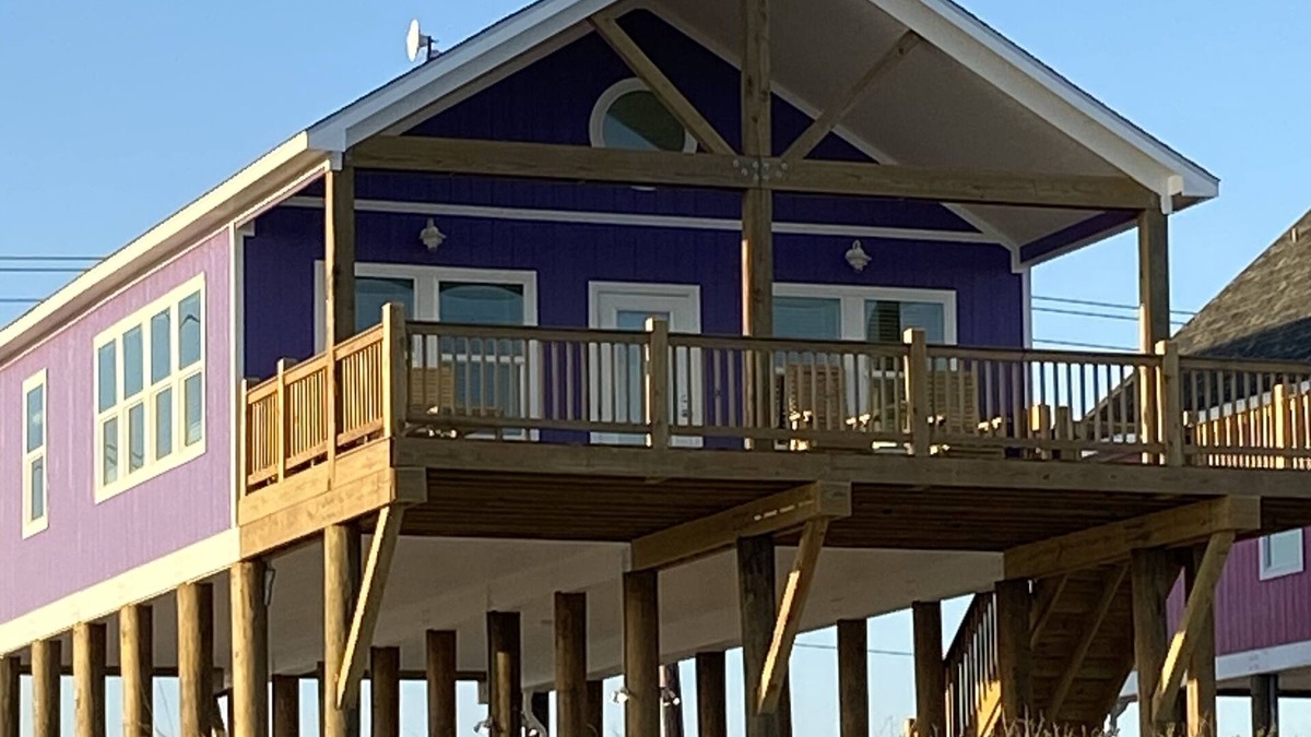 Gilchrist House | FAMILY BEACH FRONT with amazing ocean views from large patio