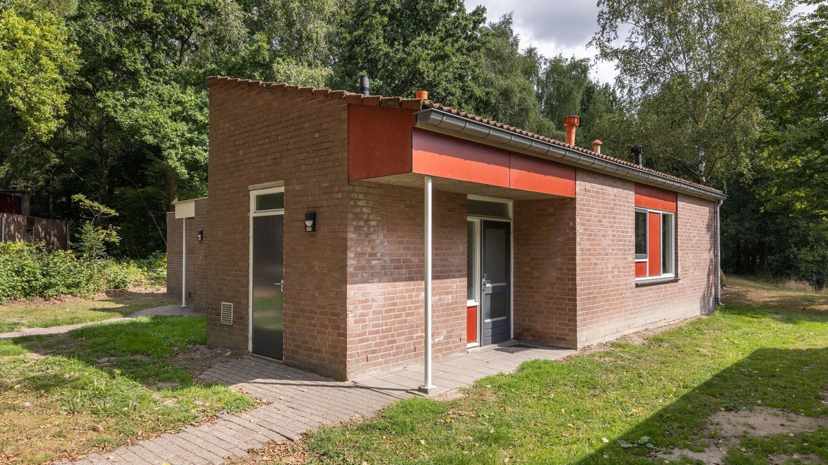 Municipality of Weert House | Family Bungalow w/Garden