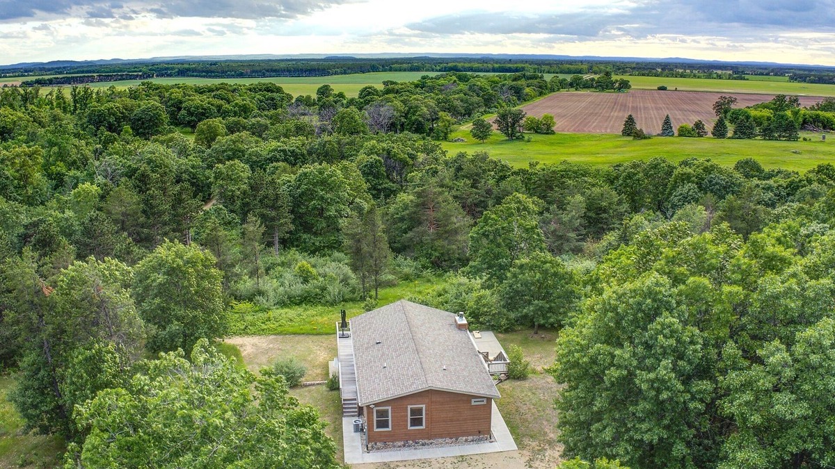 Wisconsin Dells House | Family Cabin Escape with Games Near the Dells