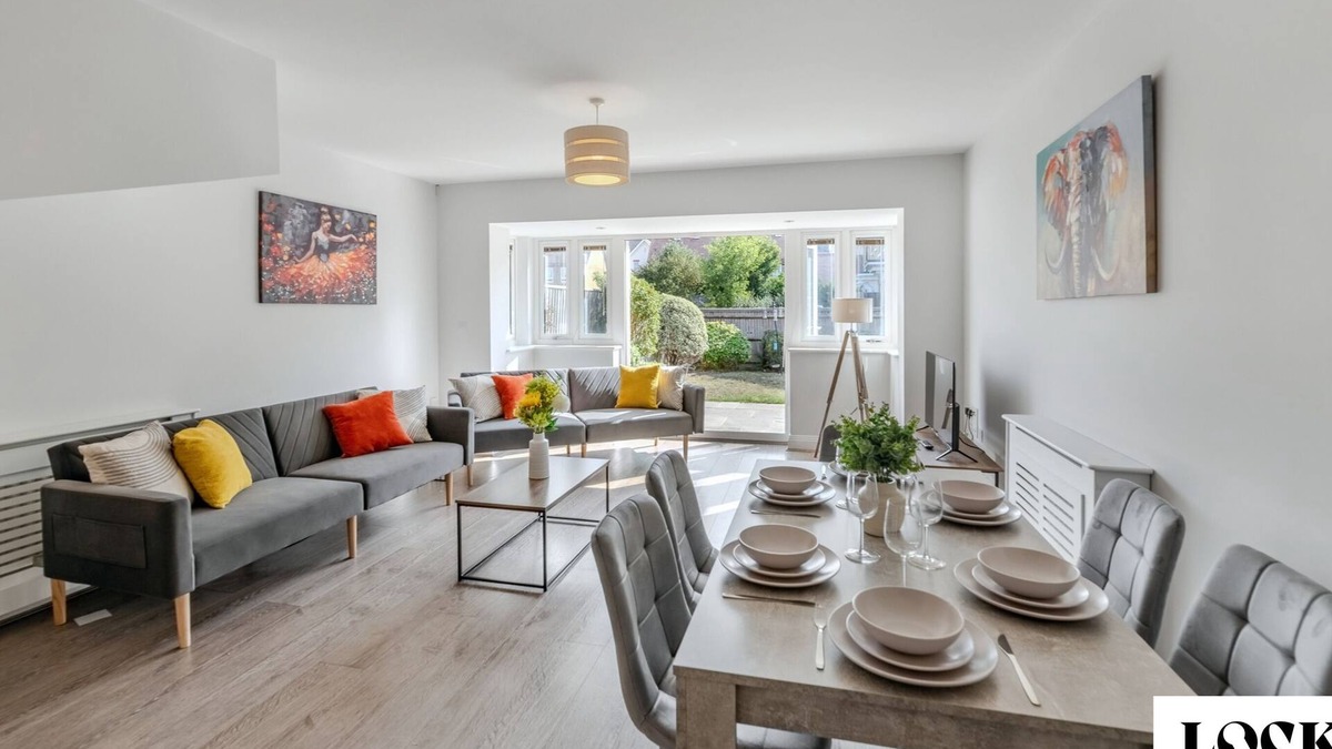 Maidenhead House | Family & Contractor house sleeps 8 - Maidenhead