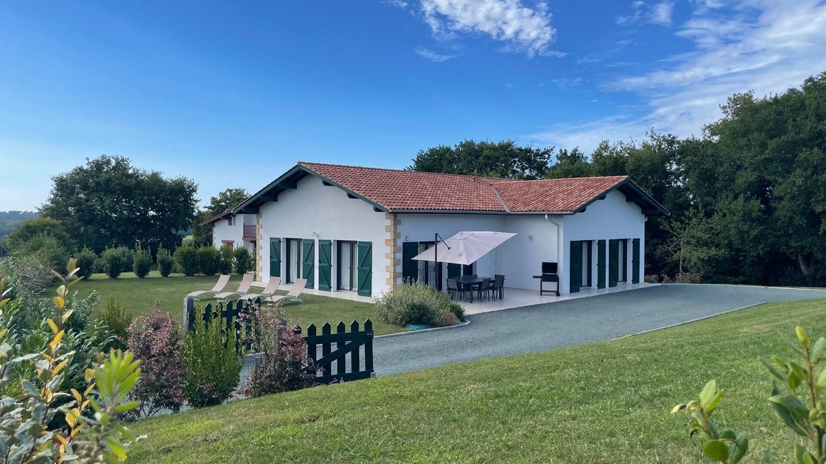 Ahetze House | Family country house near the beach