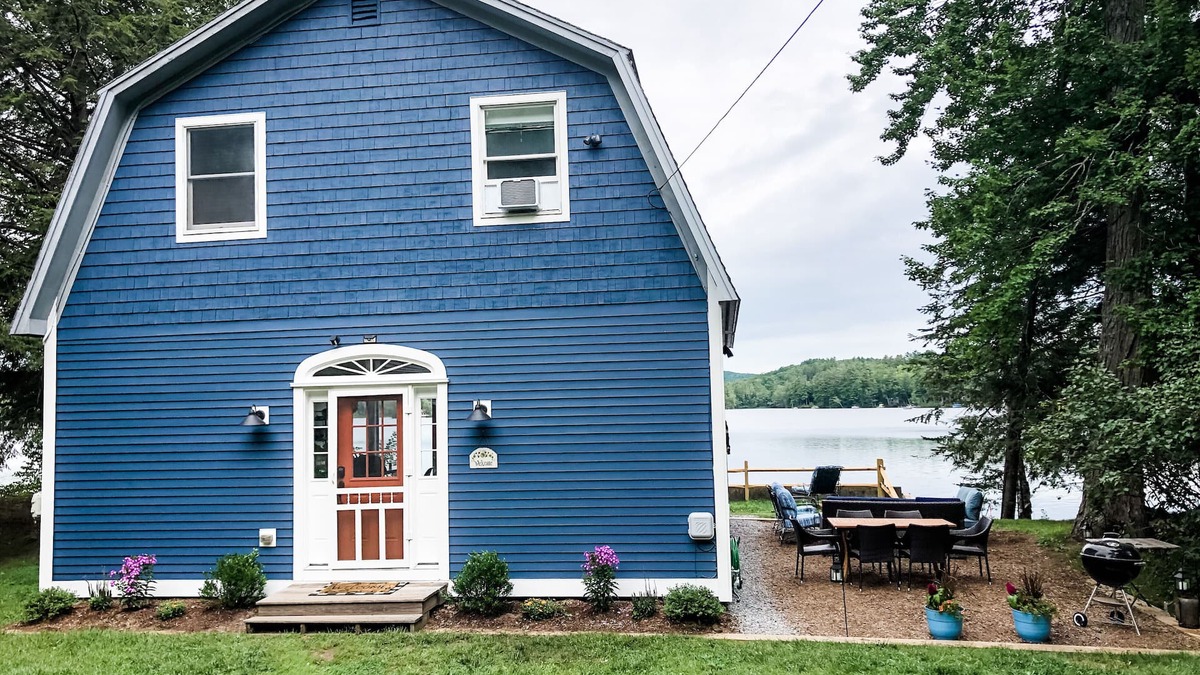 Sunapee Cottage | Family & Dog-Friendly Lakeside Retreat 15-min to Mount Sunapee
