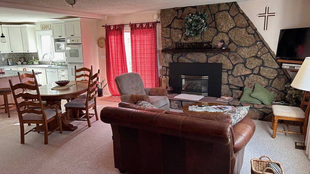 Wray House | Family FAB., spacious 2 story home with yard/patio for family activities