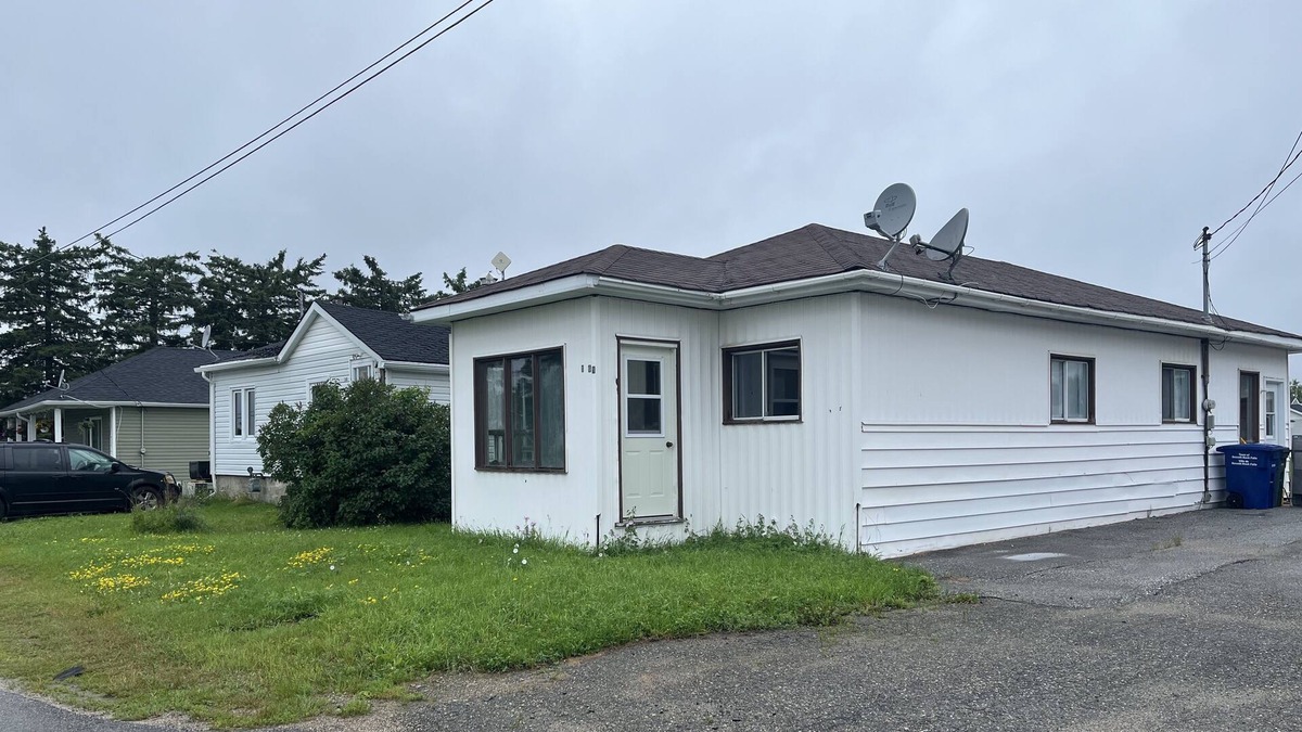 Smooth Rock Falls House | Family Friendly Spacious Home