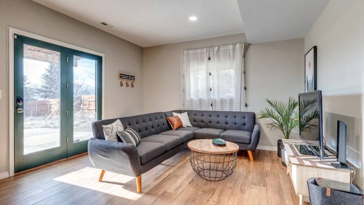 Briargate House | Family-Friendly - Cozy Modern - Convenient - USAFA - Air Force Academy