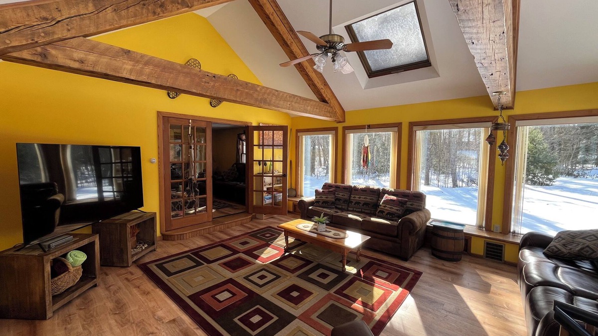 Bethel House | Family Friendly 3-bedroom house less than 15 minutes from Sunday River!
