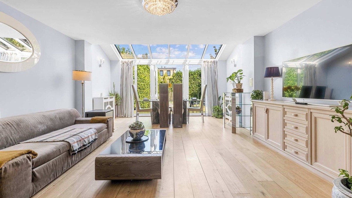 Greenhithe House | Family-Friendly 3BR | Garden Stay Near Bluewater