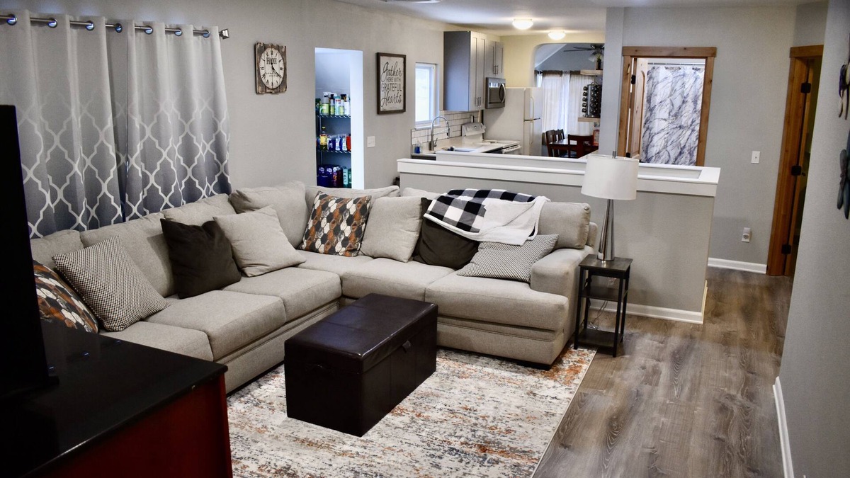 Kellogg House | Family-Friendly 3BR Home near River & Bike Path! Close to downtown.