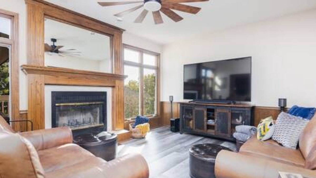Clive House | Family Friendly 5 BR Home with Hot Tub & Game Room