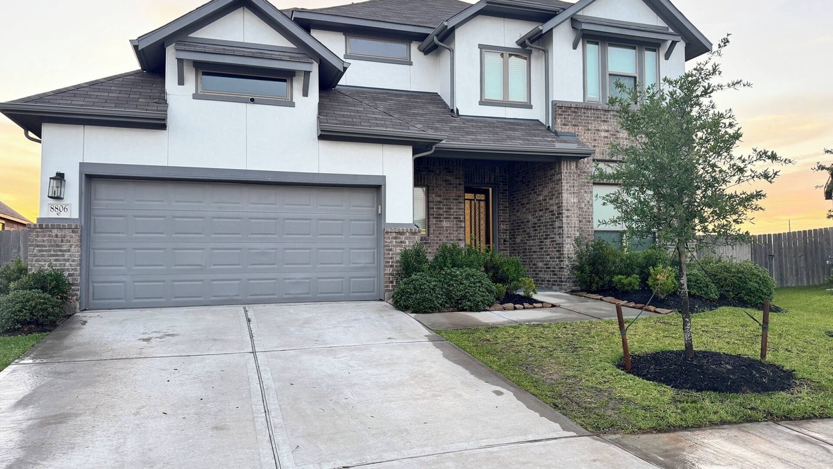 Clodine House | Family-Friendly 5BR Home, Game Room + Large Backyard! with AC, WiFi in 77407