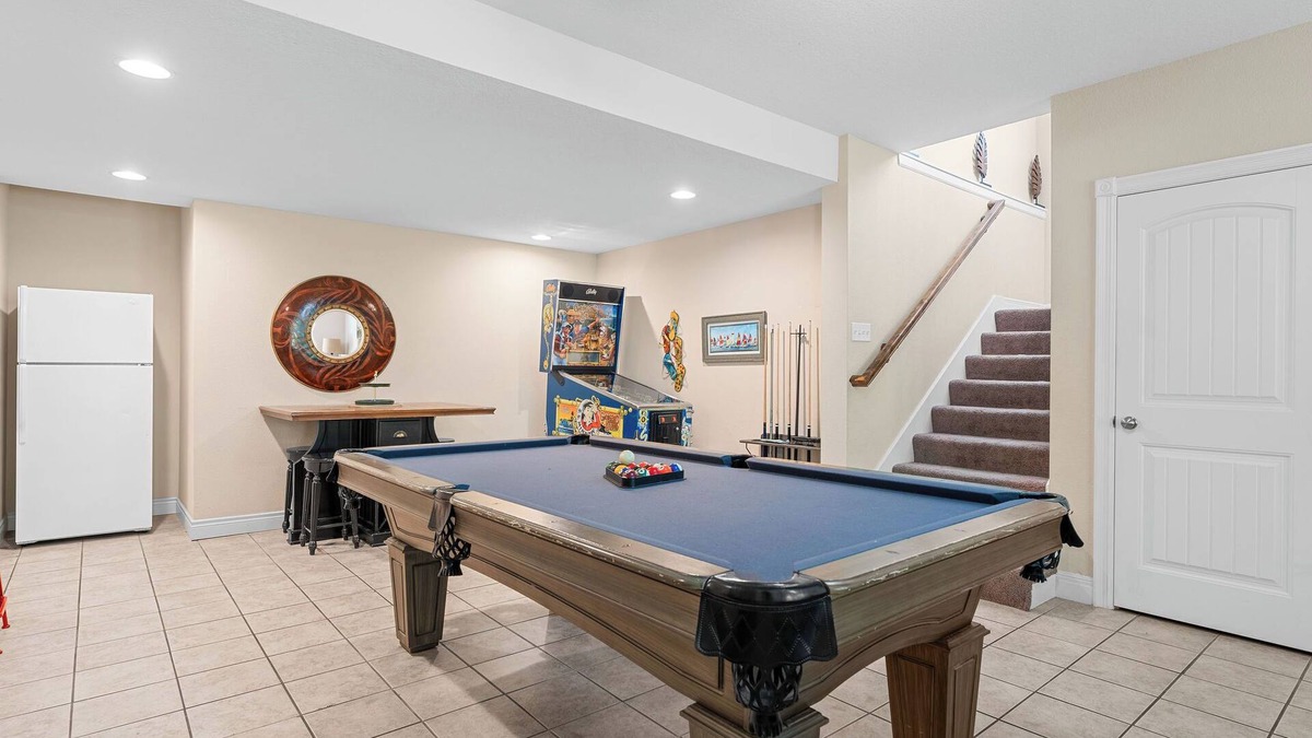 Hollister House | Family-Friendly 6BR Branson Getaway w/Hot Tub & Games