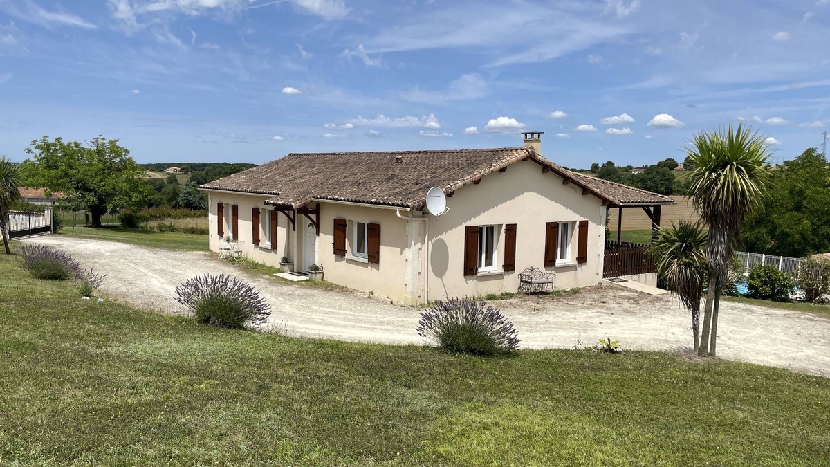Orival House | Family Friendly Accommodation With Private Heated Pool and Lovely Views