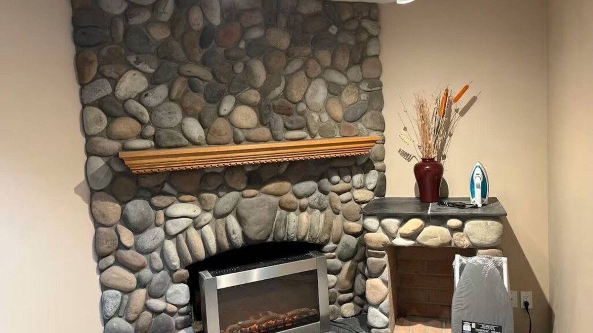 Bridlewood House | Family Friendly Basement Suite near to Spruce Meadows