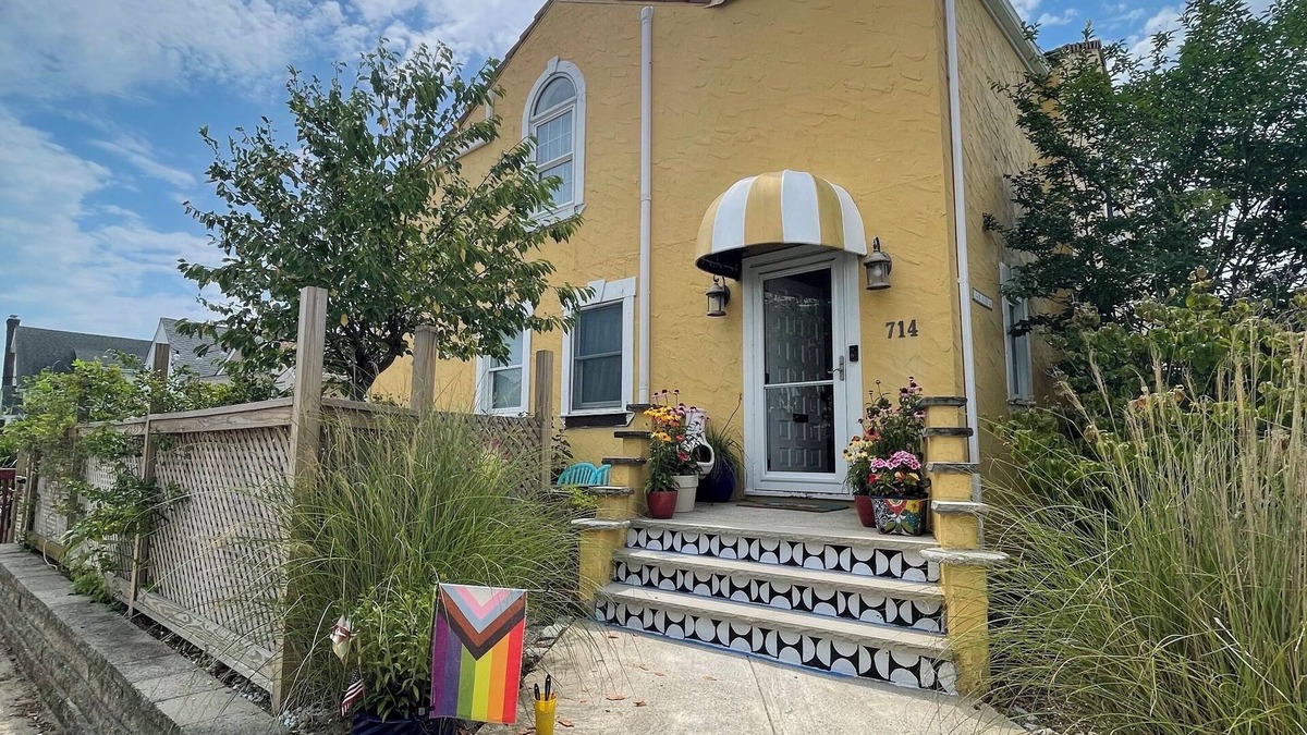 Long Beach House | Family Friendly Beach House 2Blks to Beach, Brdwalk/Shops, Outdoor Shower, Patio