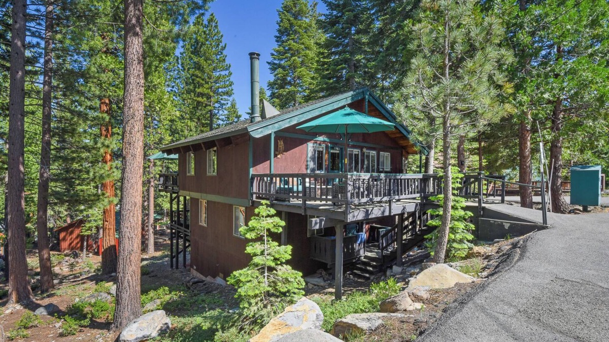Carnelian Bay Cabin | Family Friendly Cabin - Lake/Trails/Dogs Ok