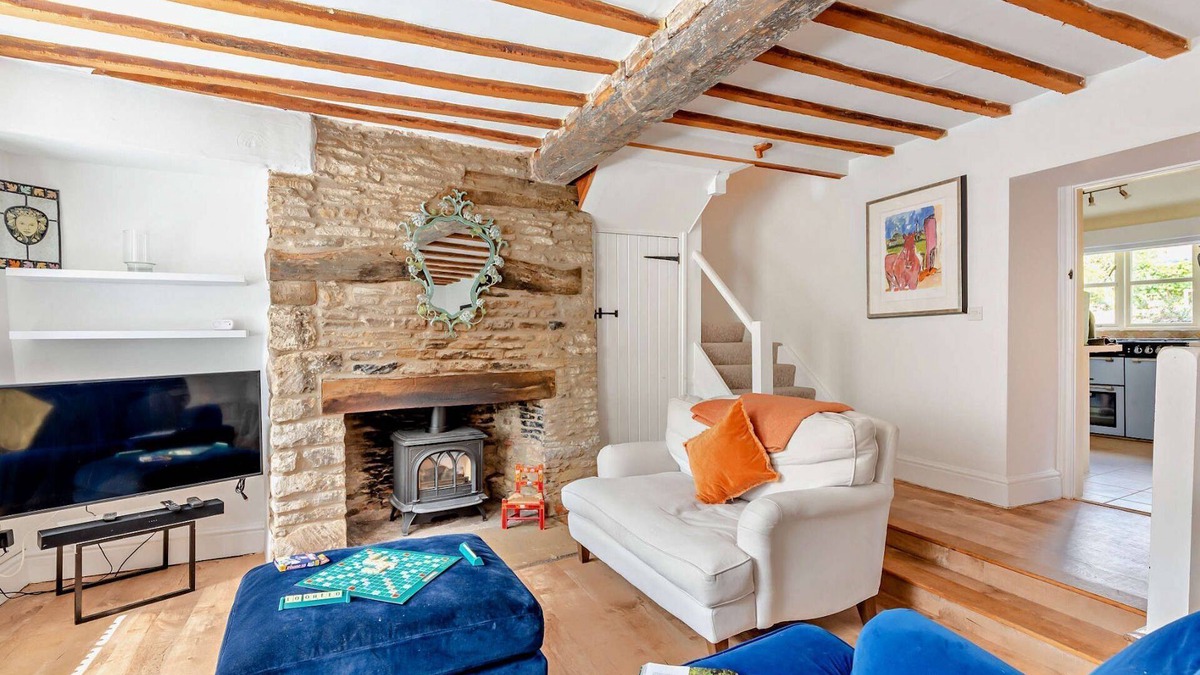 Tetbury Cottage | Family friendly cottage - Buttercup Cottage