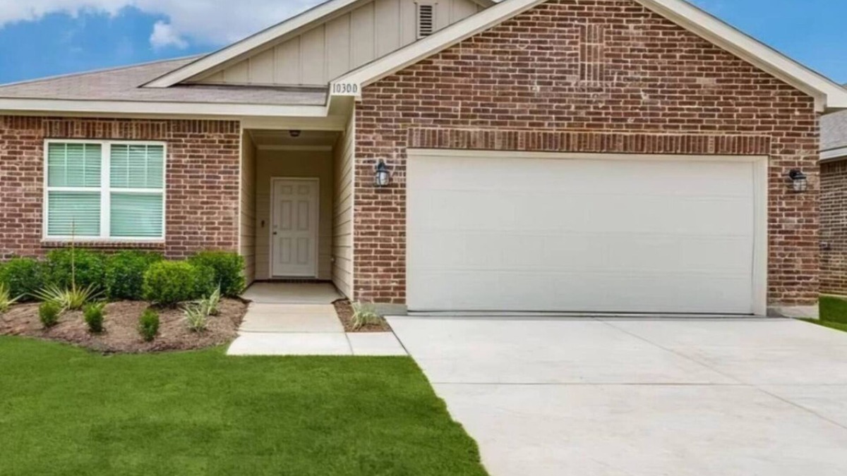 Crowley House | Family Friendly Cozy 4 Bedroom, Free Snacks & Coffee